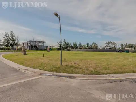 LOTE INTERNO DE 570 M2 - CON AMARRA -  EN VENTA EN EL CANAL- VILLANUEVA