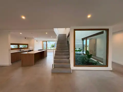 Venta Casa a Estrenar 4 Suites Carpinchos Nordelta