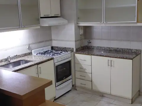 Departamento en Alquiler en Parque Patricios, $ 900.000
