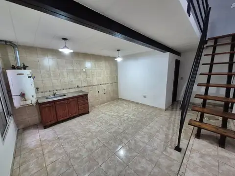 Depto Tipo Casa en Alquiler de 3 ambientes
