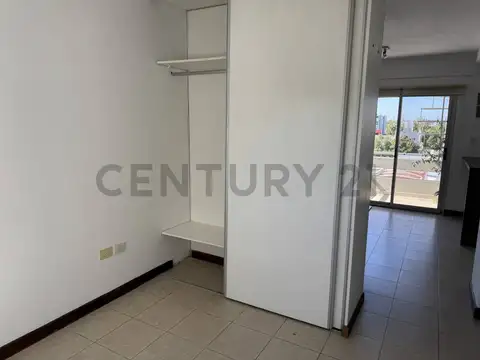 Departamento en alquiler con cochera y terraza privada