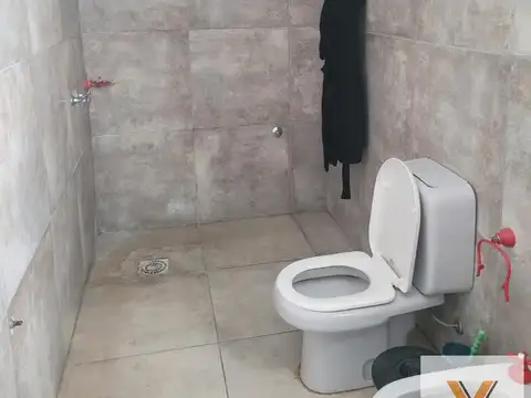 Casa 6 ambientes con 2 baños