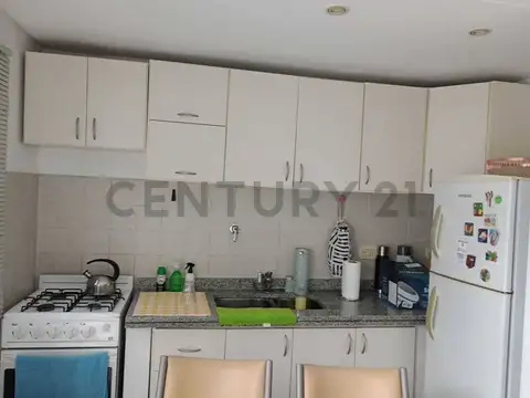 Casa 3 ambientes con 1 baño
