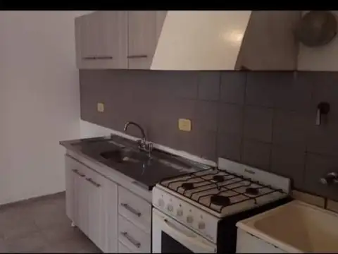 DUPLEX EN VENTA EN CALLE RIOJA DE CDAD DE MENDOZA