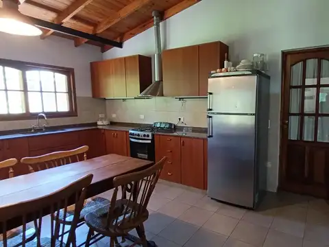 VENTA CASA EN BELLA VISTA CON AMPLIO PARQUE