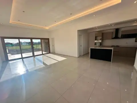 Hermosa Casa 4 amb. en San Felipe CON FINANCIACIÓN