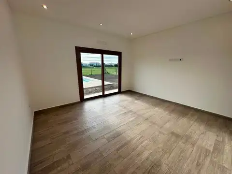 Hermosa Casa 4 amb. en San Felipe CON FINANCIACIÓN