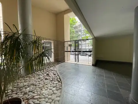 3 AMBIENTES EN EDIFICIO TORRE MUY LUMINOSO COCHERA