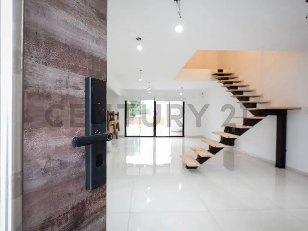 6 e/ 523 y 524 , Piso 0