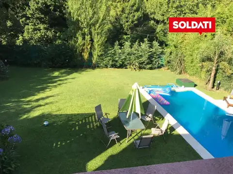 Casa en Venta con 2 cocheras