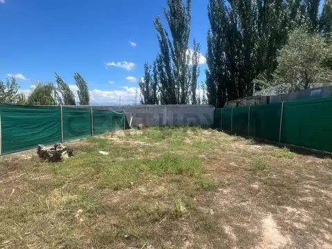 Venta de terreno en barrio privado Las Palmas