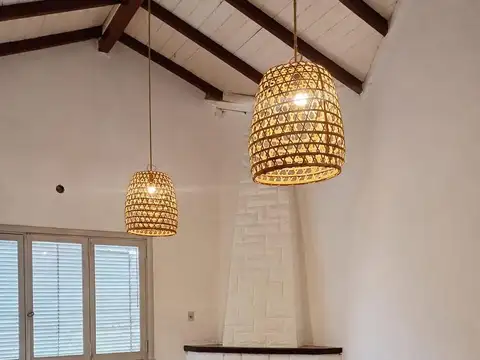 Casa en Alquiler con 1 cochera