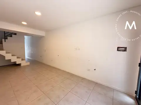 Depto Tipo Casa en Alquiler de 3 dormitorios