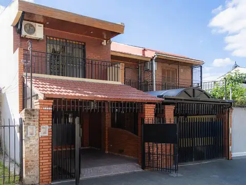 Duplex PH en venta de 4 ambientes en Aldo Bonzi con cochera