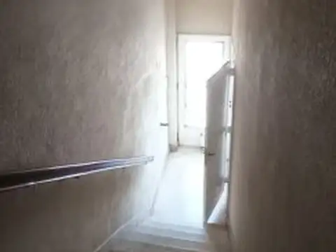 VENTA- DEPARTAMENTO Y GALPON- ESCUCHA OFERA