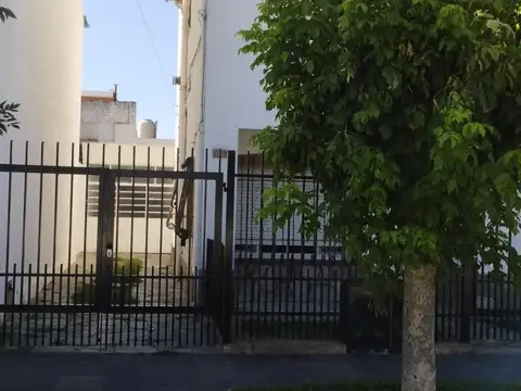 Depto Tipo Casa en Alquiler de 2 dormitorios