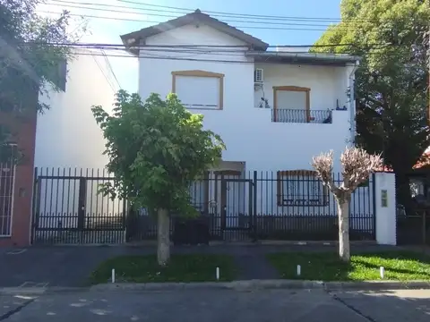 DEPARTAMENTO EN PLANTA ALTA