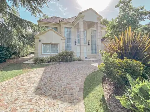 Casa en Alquiler de 4 dormitorios