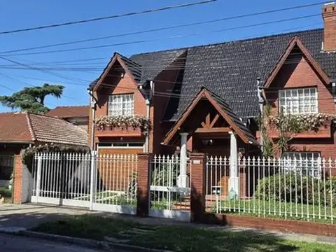 Casa en Venta 5 ambientes - El Palomar
