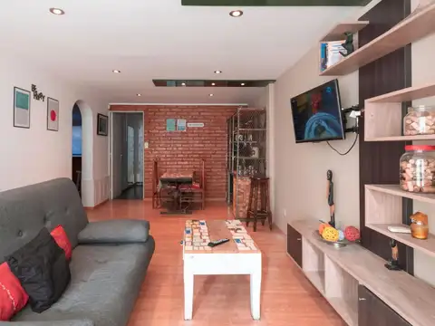 Depto Tipo Casa en Venta de 5 ambientes