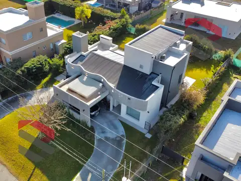 Venta Casa En Altos del Casco  Barrio Privado  Zarate