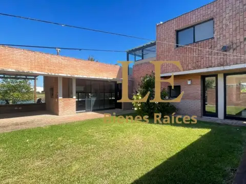Casa en Venta con 5 cocheras