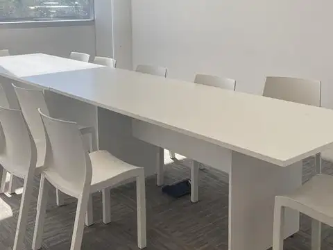 Oficina en Venta con 7 cocheras