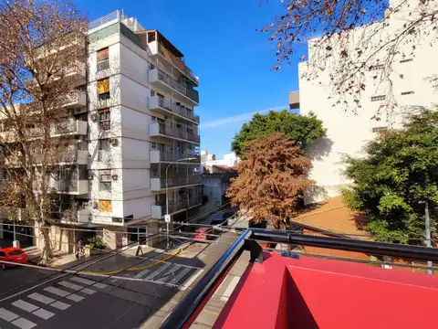PH 2 1/2 AMBIENTES VENTA FLORES TERRAZA PROPIA