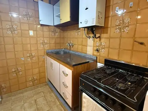 Departamento de 2 amb en ALQUILER! 1° piso por escalera