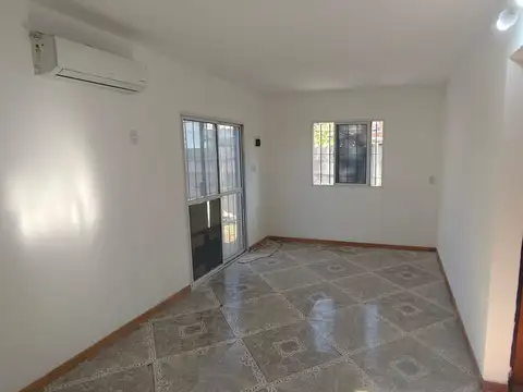Casa en Alquiler en Presidente Derqui, $ 700.000