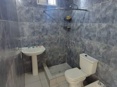 Casa 2 ambientes con 1 baño