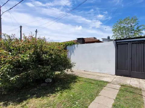 Casa 3 ambientes con 1 baño