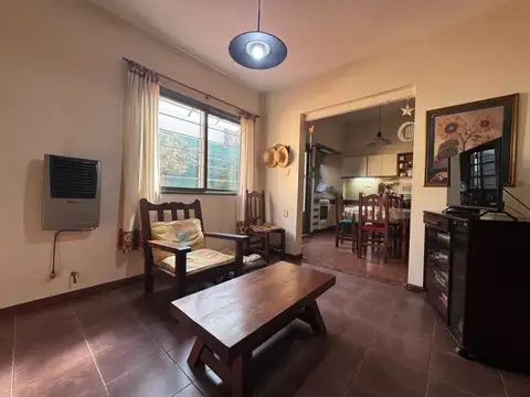 Venta de Muy Linda Casa Lote Propio en Villa Devoto.