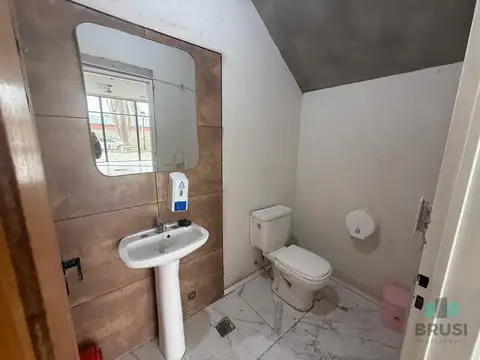 OPORTUNIDAD LOCAL EN ALQUILER CON EXCELENTE VISIBILIDAD - EZEIZA CENTRO