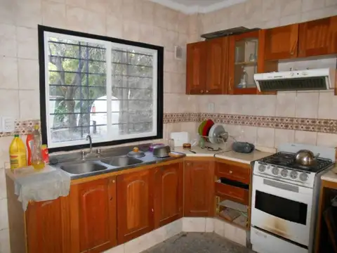 Casa - Venta - Argentina, Los Polvorines - Gabriela Mistral 273