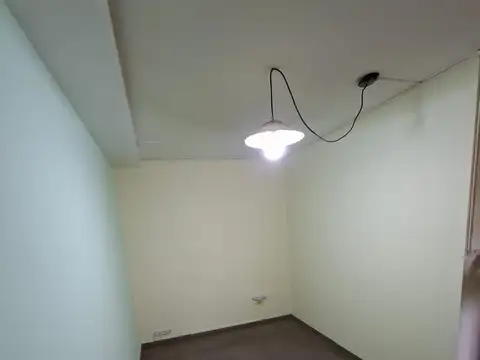 Oficina en Venta  3 Privados, Recepción y Ascensor
