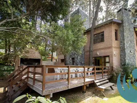Casa para 8 pasajeros en alquiler a metros del centro de Mar de las Pampas