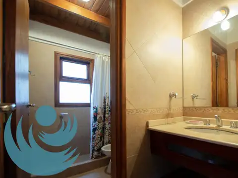 Casa 5 ambientes con 3 baños
