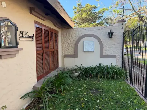 Casa 5 ambientes con 4 baños