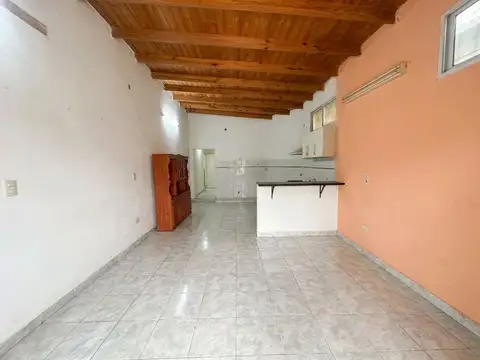 CASA 3 AMB + DPTO 2 AMB-LAFERRERE-MULTIFAMILIAR