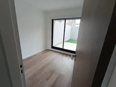Departamento de un dormitorio con patio exclusivo, Centro.
