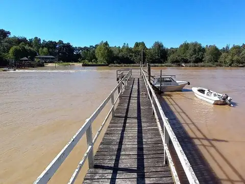 Rio - Arroyo Sarmiento Islander 100
