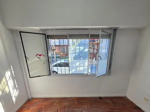 Depto Tipo Casa en Venta en Parque Chacabuco, USD 61.900