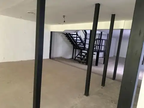 OFICINA/ESTUDIO A RECICLAR EN RECOLETA 1100m²