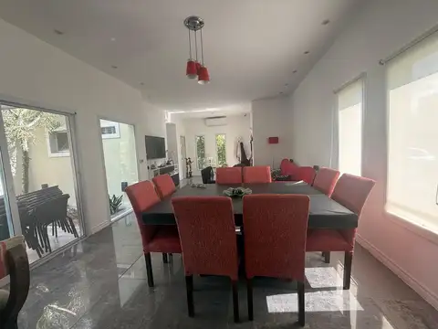 Casa en Venta al Oeste