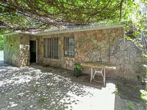Casa 3 ambientes con 1 baño