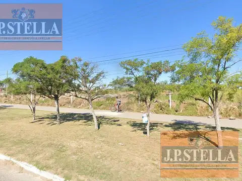 Av. Gral. Juan M. de Rosas  al 21200