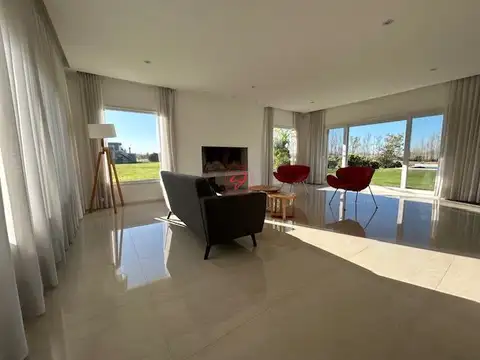 Casa en Venta 1 año