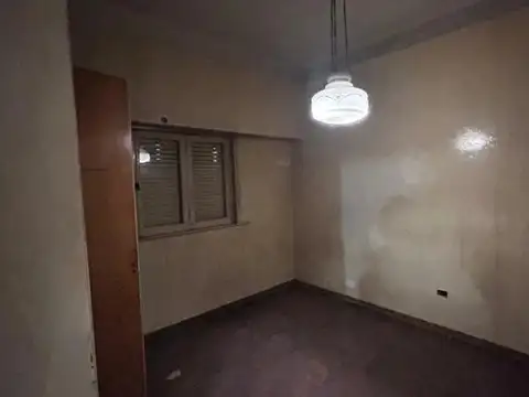VENTA | CASA EN VICENTE LOPEZ | IDEAL PARA REMODELAR | PRECIO NEGOCIABLE