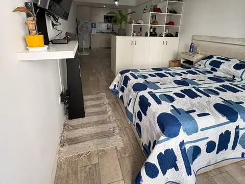 HERMOSO MONOAMBIENTE CON BALCÓN! 4°B